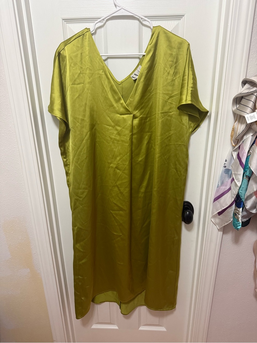 Worthington Olive V-Neck Tunic Top